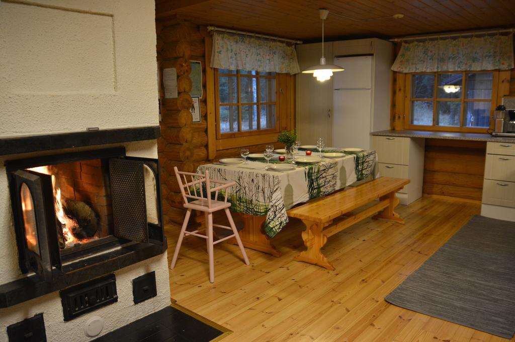 Lomapesae Cottages Pertunmaa Kamer foto